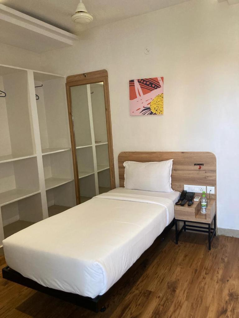 היידראבד Hotel Istay Hitec מראה חיצוני תמונה
